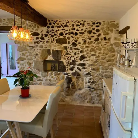 Gîtes Perruchet Castelnavet Extérieur photo